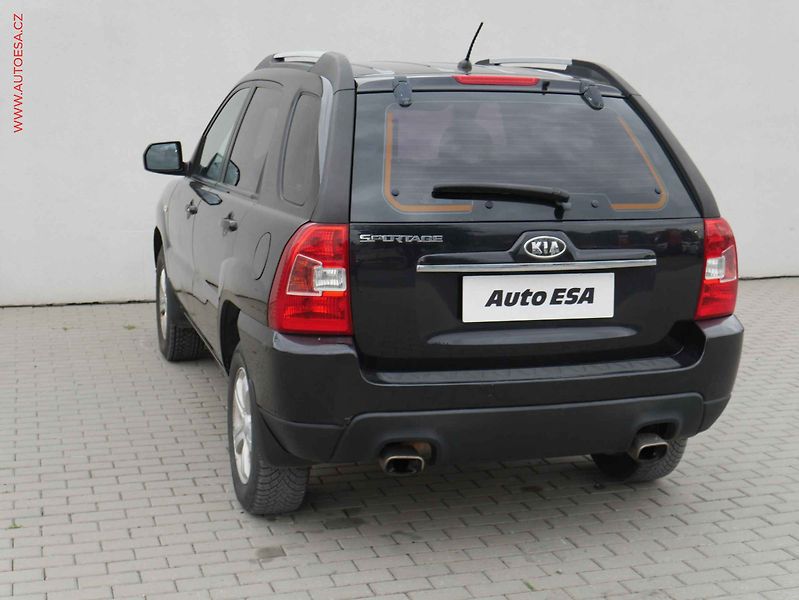 Kia Sportage (2009) 2.0i, ČR, AC, zmk.řazení - fotka 6 z 16