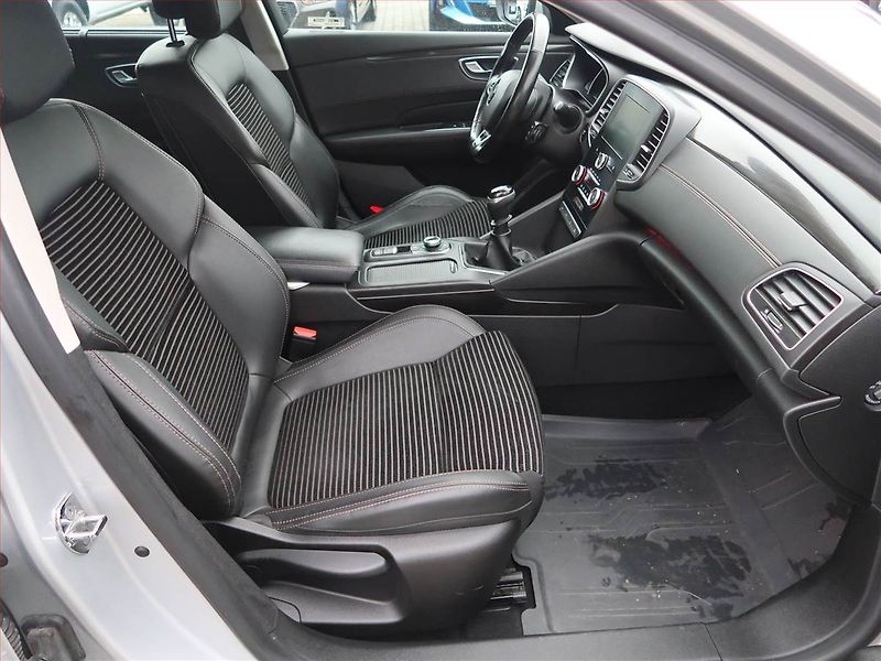 Renault Talisman (2017) Intens 1.6 dCi, Serv.kniha - fotka 9 z 17