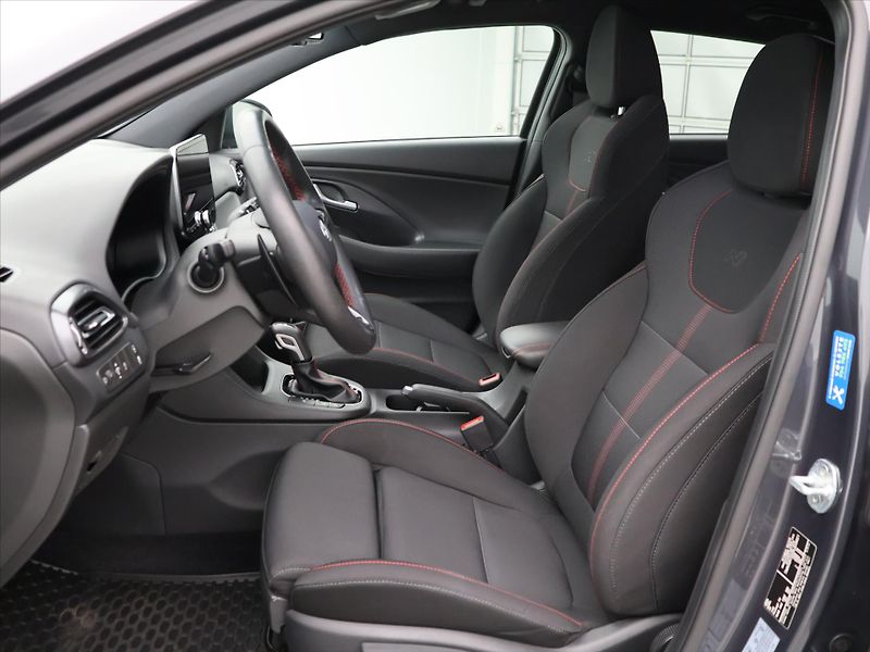 Hyundai i30 Fastback 1,5 T-GDI 159k CZ DPH - fotka 11 z 28