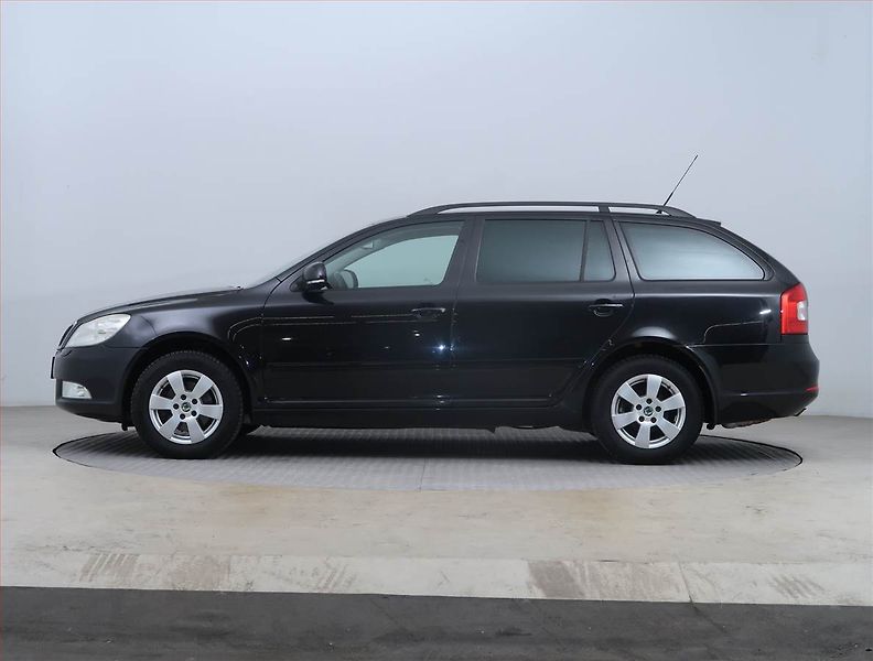 Škoda Octavia (2010) 1.2 TSI, Xenony, Tempomat - fotka 3 z 15