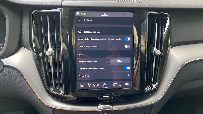 Volvo XC60 CORE, B4 AWD, 145+10 kW / 197+ - fotka 23 z 35