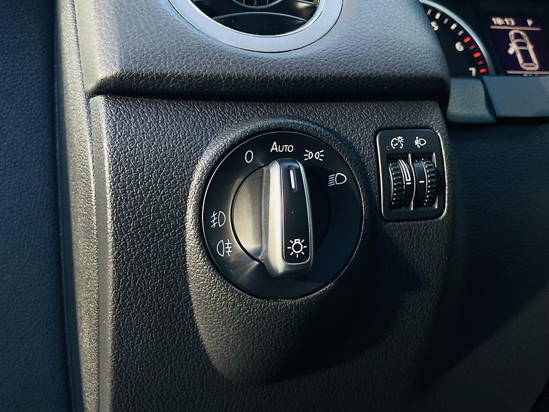 Volkswagen Tiguan 2.0TSI 4x4 AUT SERVISKA VYHŘEV - fotka 36 z 47