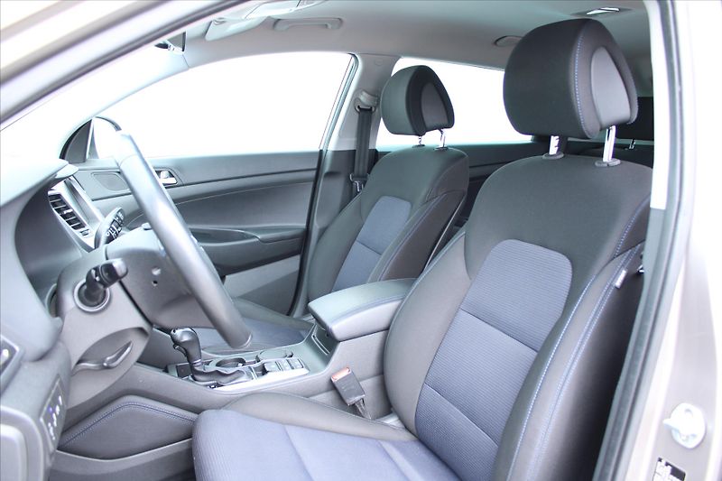 Hyundai Tucson 1.7 CRDI 104kW DCT STYLE ČR - fotka 9 z 24