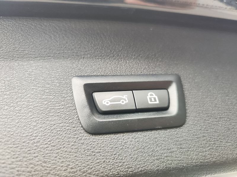 BMW X1 20d 2.0/140kW xDrive AT - fotka 10 z 34