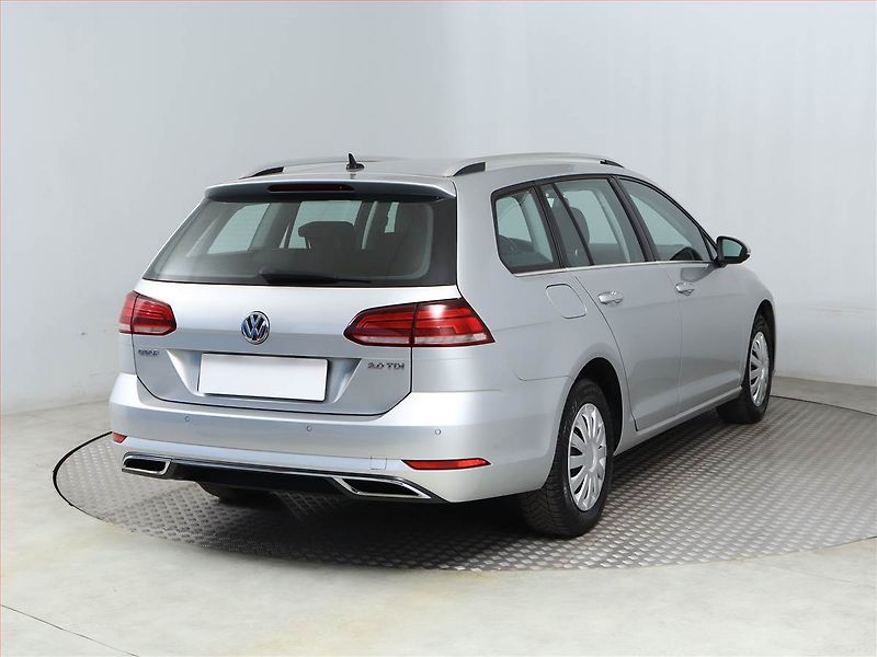Volkswagen Golf (2018) Highline 2.0 TDI, Navi - fotka 5 z 15