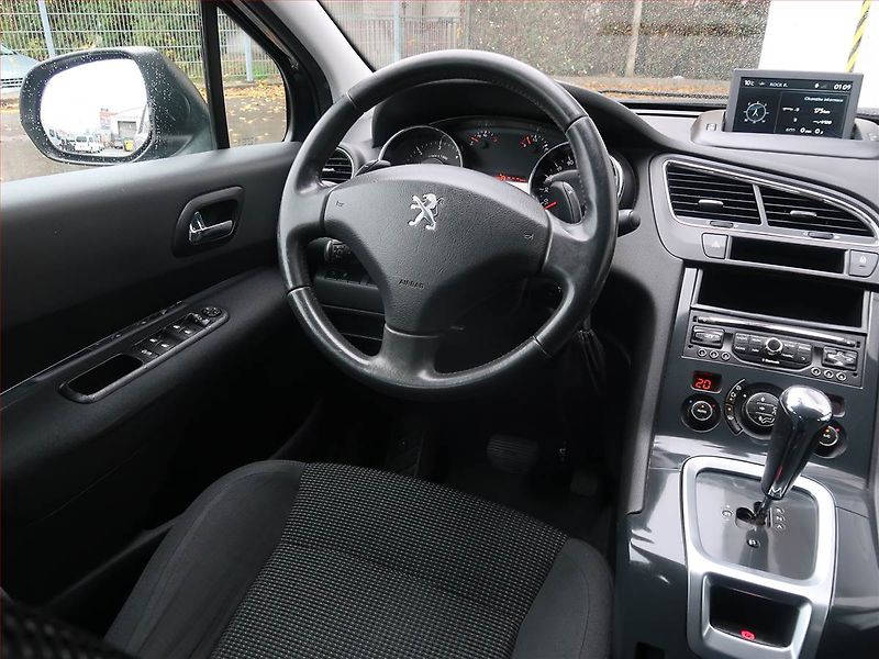 Peugeot 5008 (2014) 1.6 HDi, Automat, po STK - fotka 7 z 18