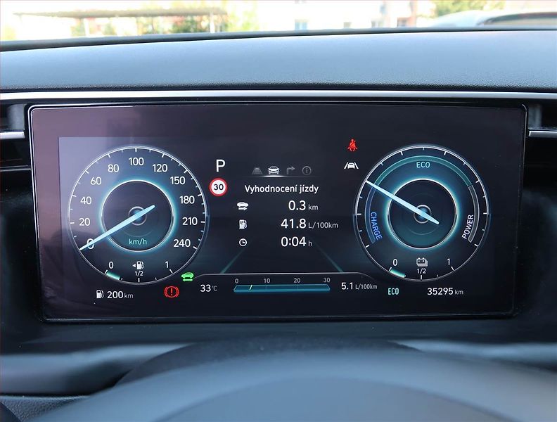 Hyundai Tucson (2022) 1.6 T-GDI HEV - fotka 11 z 22