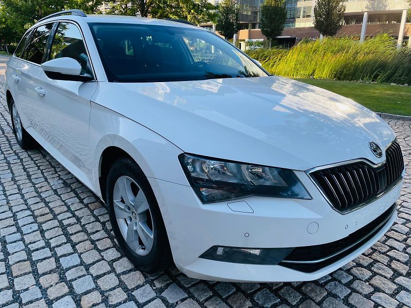 Škoda Superb 2.0TDI 1MAJITEL TAŽNÉ SERVISKA - fotka 7 z 44