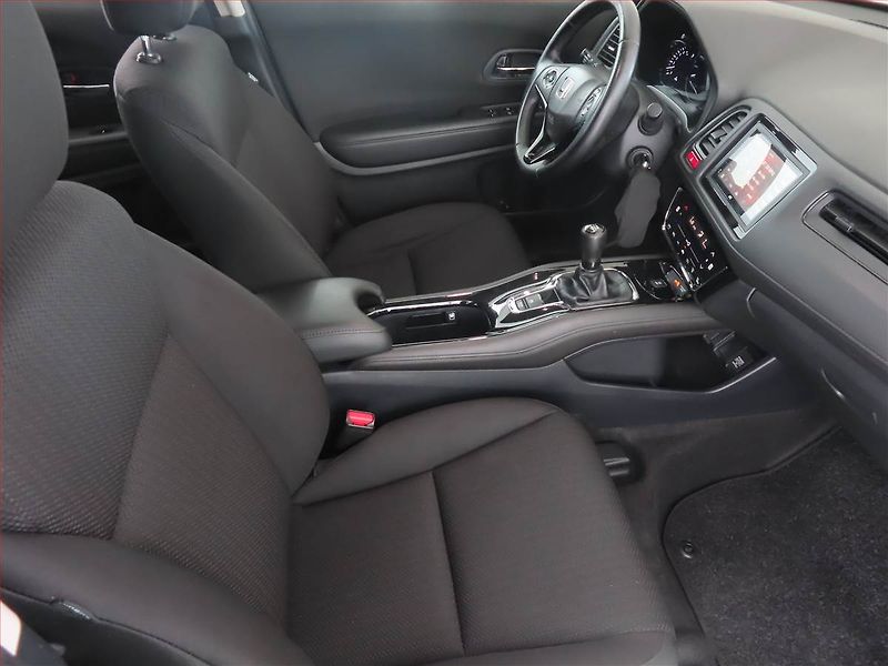 Honda HR-V (2018) 1.5 i-VTEC, Tempomat - fotka 9 z 15