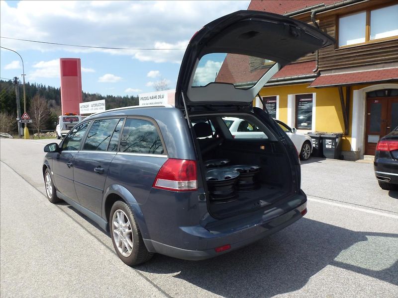 Opel Vectra 1,9 CDTi Wagon Station - fotka 19 z 44