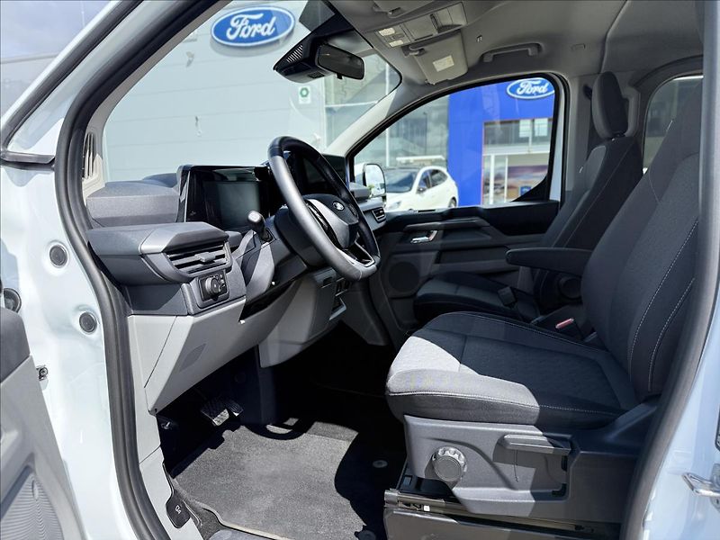 Ford Tourneo Custom 2,0 EcoBlue 125kW Titanium AWD - fotka 16 z 27