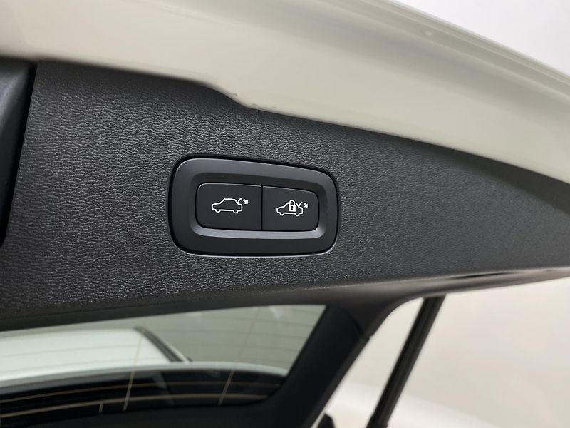 Volvo V60 (2026) T6 AWD Plug-in DARK PLUS - fotka 19 z 64