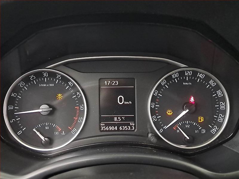 Škoda Octavia (2012) 1.6 TDI, Serv.kniha, po STK - fotka 11 z 16