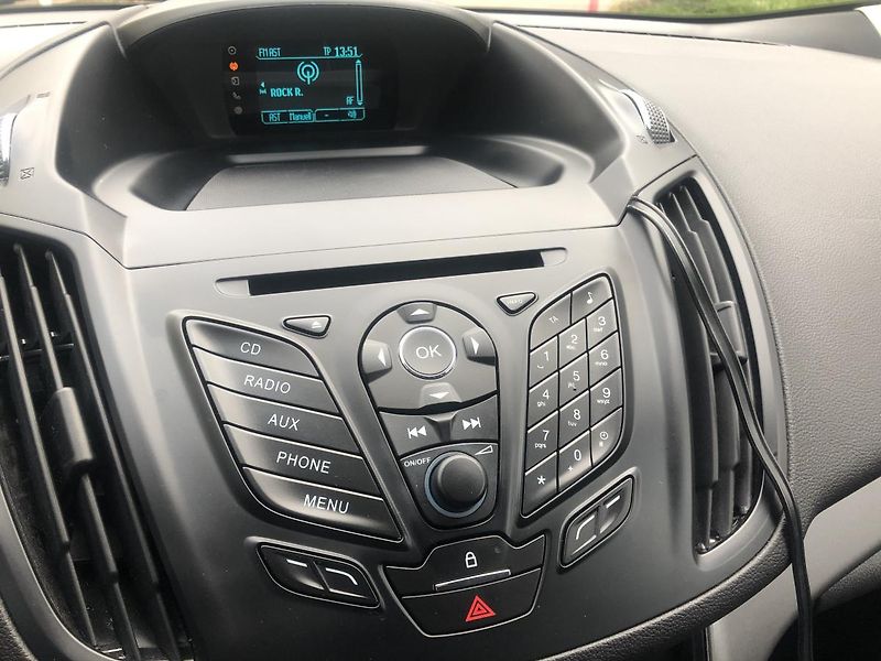 Ford Kuga (2015) 1,5 110kW 1.majitel pěkný stav - fotka 29 z 63
