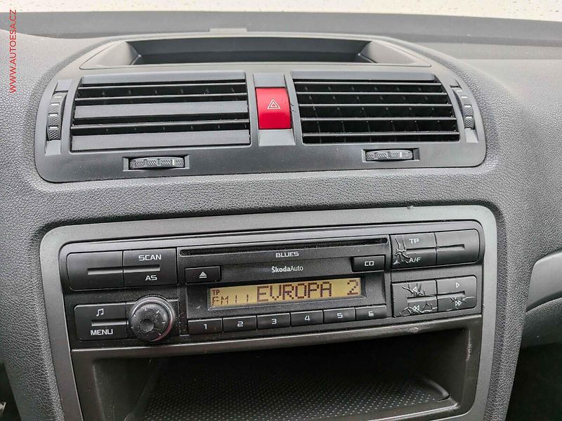 Škoda Octavia (2011) 1.6 MPi, ČR, Klima - fotka 11 z 13