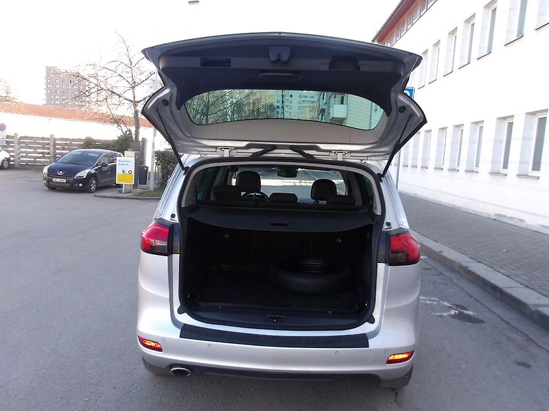 Opel Zafira 2,0DTi AUTOMAT !!! PĚKNÁ ! - fotka 17 z 41