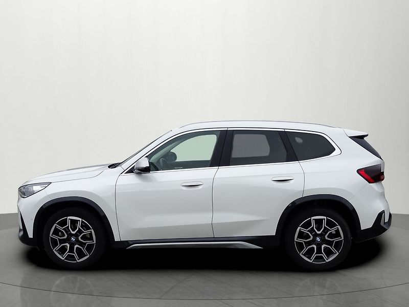 BMW X1 23d xDrive xLine ČR DPH - fotka 2 z 28