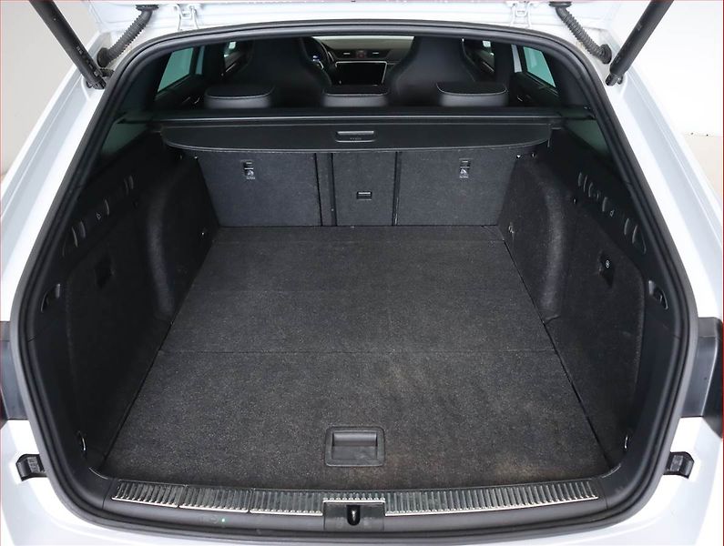 Škoda Superb (2022) Sportline 2.0 TDI - fotka 14 z 26