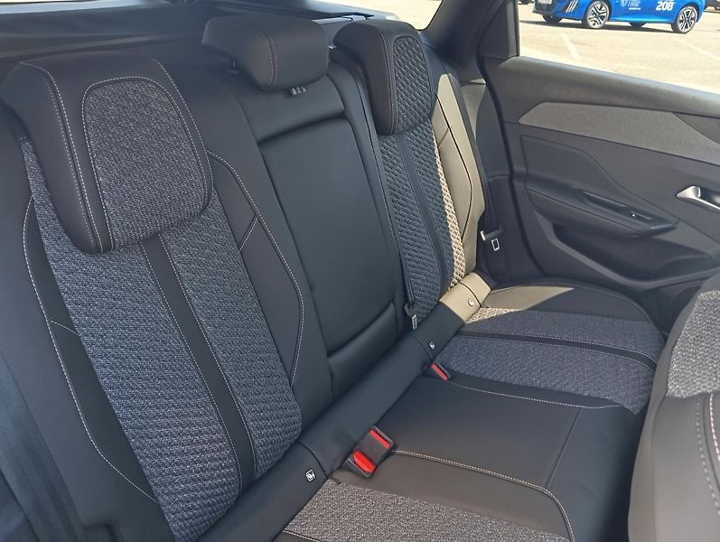 Peugeot 308 (2026) SW ALLURE Hybrid 145 e-DCS6 - fotka 20 z 24