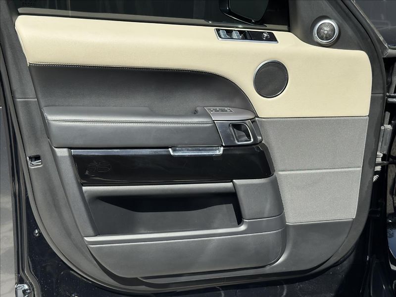 Land Rover Range Rover Sport 3,0 SDV6 HSE Dynamic AT 4x4 ČR - fotka 29 z 34