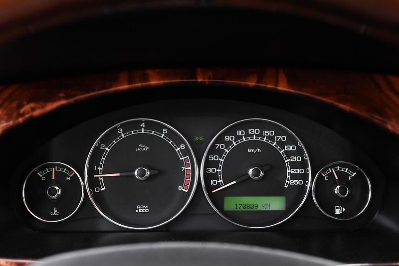Jaguar X-Type 2.5 V6 AWD EXECUTIVE LIMITED - fotka 17 z 51