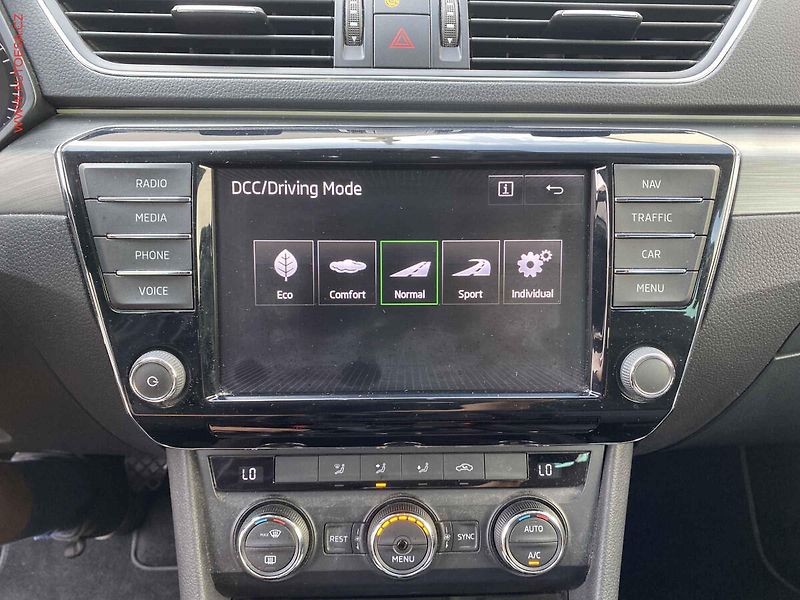 Škoda Superb (2016) 2.0 TDi, Style, kůže, +ALU - fotka 19 z 20