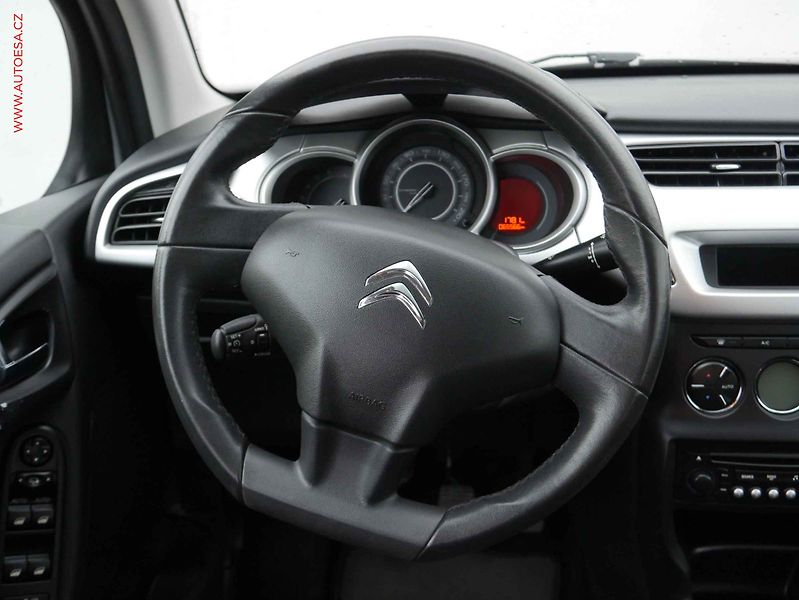 Citroën C3 (2010) 1.4 i, ČR, autoAC, temp - fotka 13 z 15
