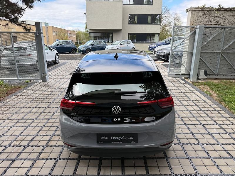 Volkswagen ID.3 PRO Perf. 150kW Kamera 62Kwh - fotka 34 z 37