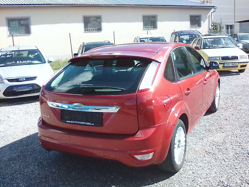 Ford Focus (2009) 1.8i 16V Titanium, 1.majitel - fotka 5 z 28