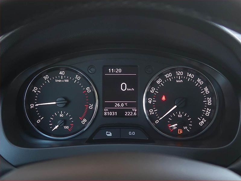Škoda Rapid (2014) Spaceback 1.2 TSI, Tempomat - fotka 11 z 15