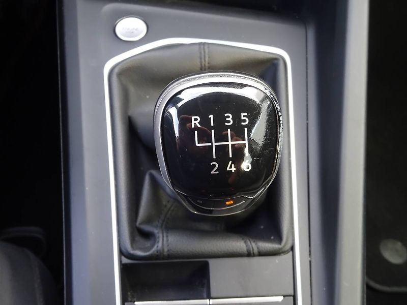 Volkswagen Golf (2022) 1,0TSi /81kW Variant Life - fotka 13 z 27