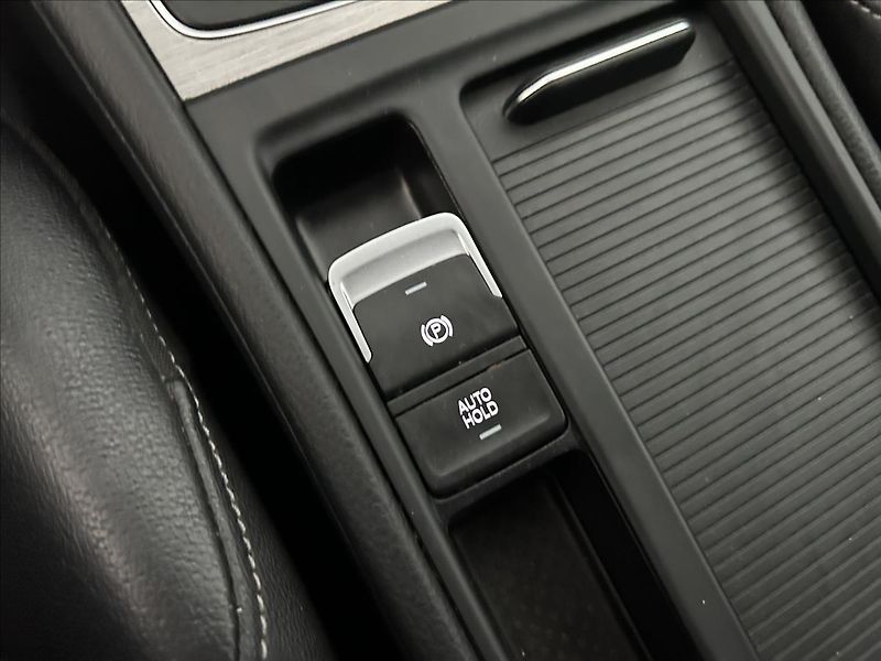 Volkswagen Golf 1,4   TSI 92kW,DSG,SERVISKA,ČR - fotka 19 z 26
