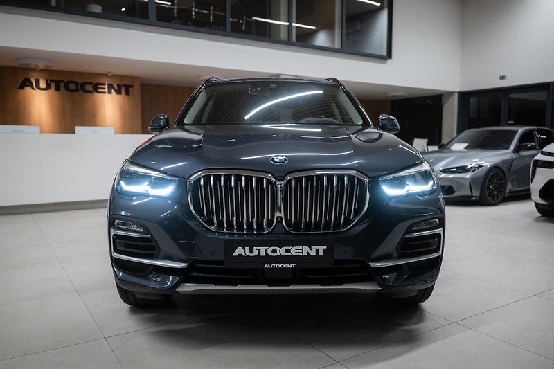 BMW X5 (2019) 30D 195 KW VZDUCH, PANO - fotka 3 z 46
