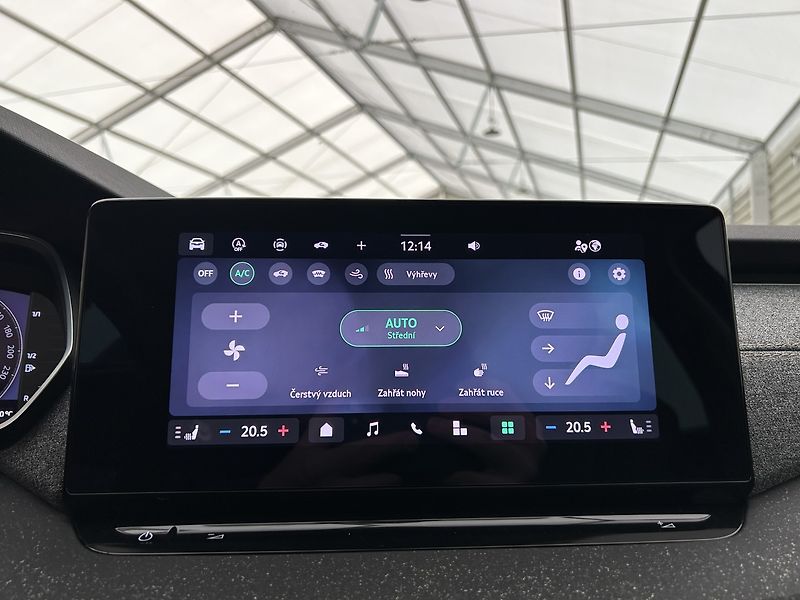 Škoda Octavia 2.0 TDI Top selection - fotka 10 z 32
