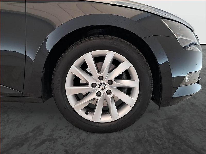 Škoda Superb (2017) 2.0 TDI, Serv.kniha, Navi - fotka 15 z 18