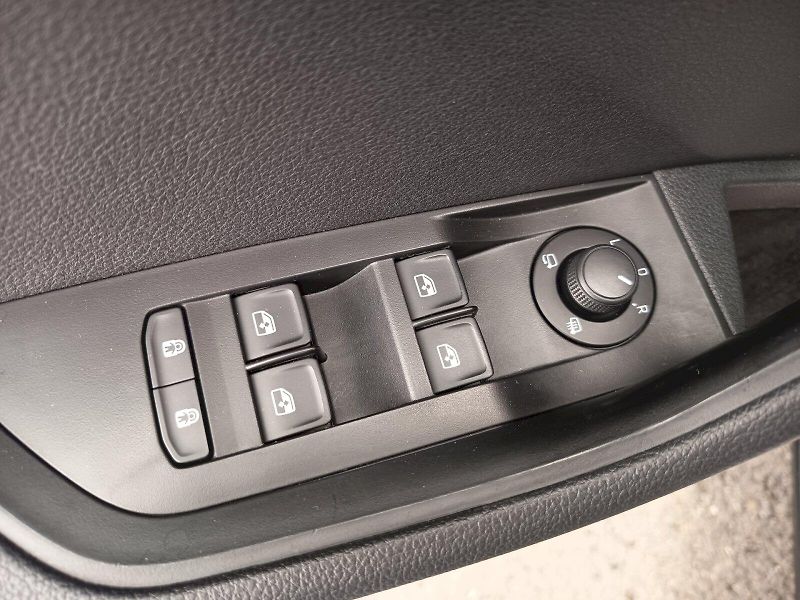 Škoda Superb (2022) 2.0TDI 110kW DSG COMFORT PLUS - fotka 16 z 35