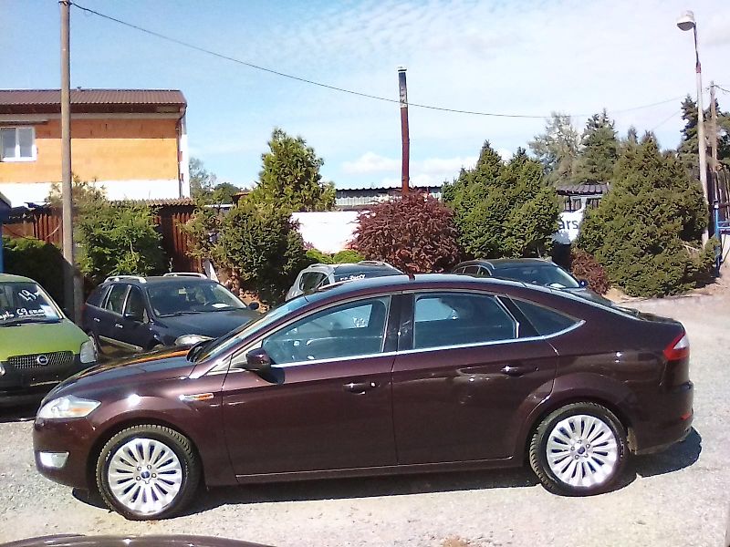 Ford Mondeo (2009) 2.0i 16V Titanium, ser. knížka - fotka 3 z 32