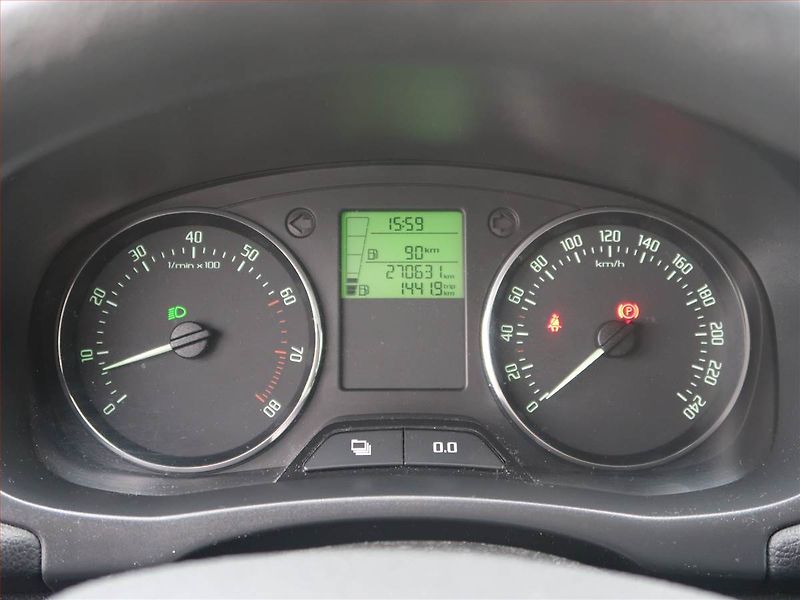 Škoda Fabia (2012) 1.2 TSI, po STK, pěkný stav - fotka 11 z 15