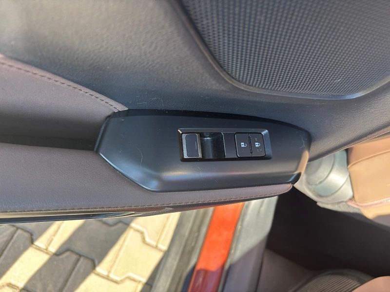 Lexus LBX 1.5 HSD e-CVT Elegant Tech - fotka 21 z 26