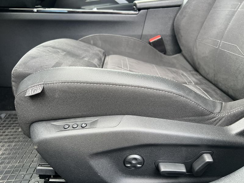 Opel Astra ST GS 1.2T 8AT ČR 1.MAJ odpDPH - fotka 12 z 53