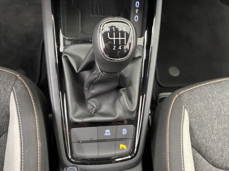 Škoda Kamiq 1,0 TSI 85kW Top Selection - fotka 18 z 27