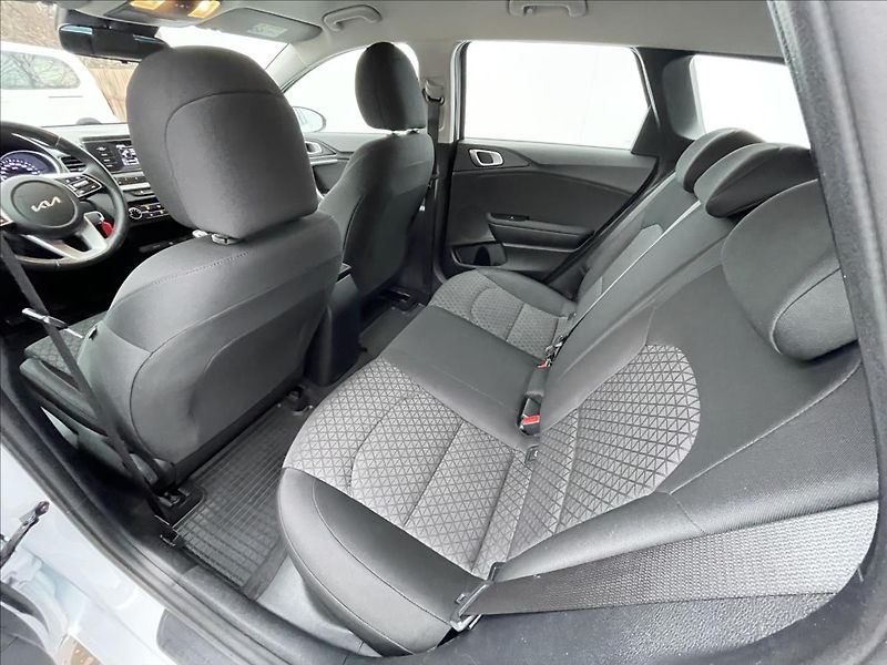 Kia Ceed 1,0 T-GDI SW Fresh PDC+AC - fotka 16 z 21