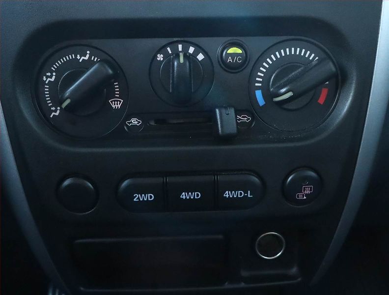 Suzuki Jimny (2009) 1.3 16V, 4X4 - fotka 15 z 16