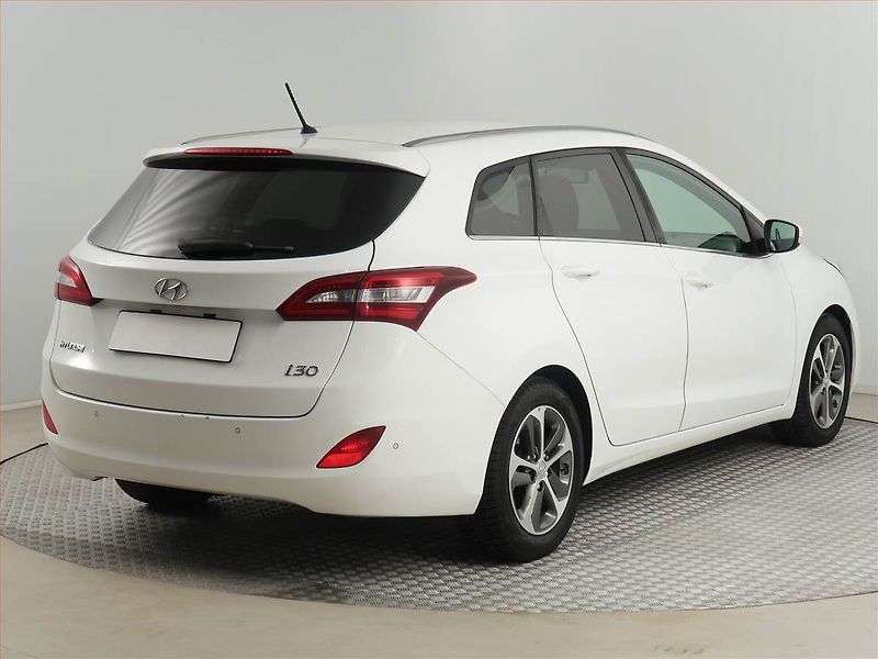Hyundai i30 (2016) Style 1.6 GDI, Tempomat - fotka 5 z 16