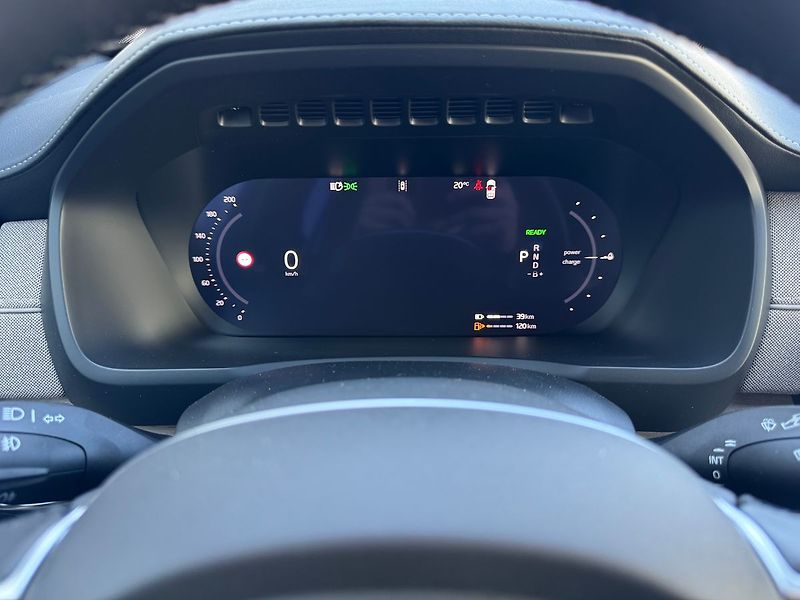 Volvo XC90 PLUS T8 360°, VENTILACE, 335kW - fotka 18 z 23