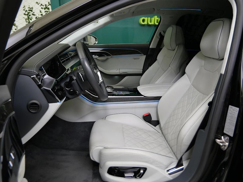 Audi S8 - fotka 11 z 30