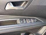 Peugeot 3008 1.2 PureTech/96kW Allure AT - náhled 32