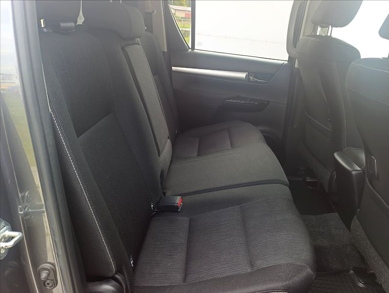 Toyota Hilux 2,4 D-4D Kamera Tažné 1maj. ČR - fotka 35 z 43