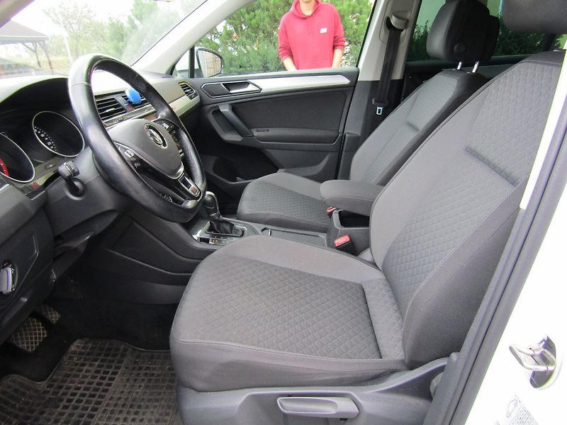 Volkswagen Tiguan (2017) 1.4 TSI 110kW DSG R-Line - fotka 19 z 43