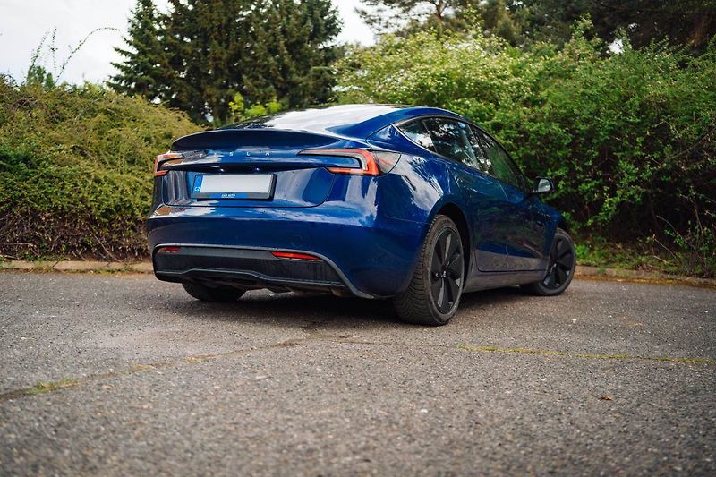 Tesla Model 3 (2023) Standard Range LFP, SoH 97% - fotka 4 z 26